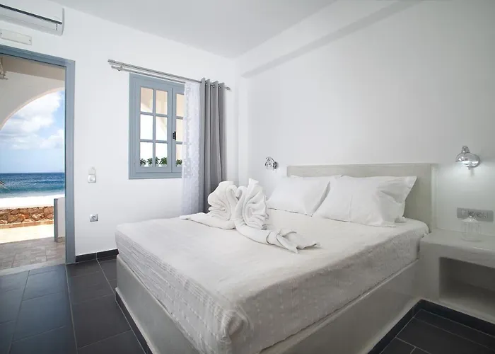 Santorini Apartahotel Kamári