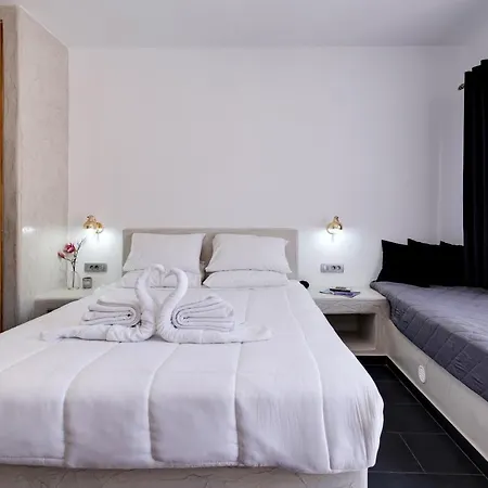 Santorini 3*