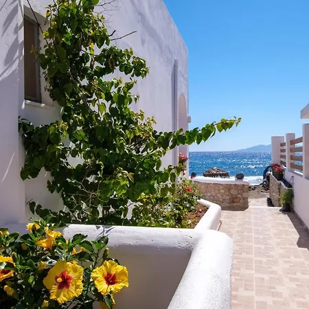 Santorini 3*