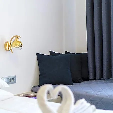 Santorini 4*
