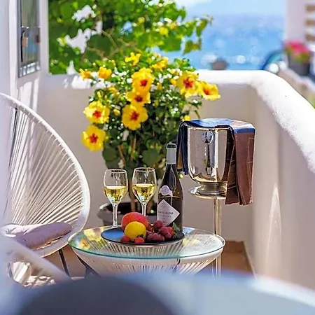 Santorini Lägenhetshotell 4*