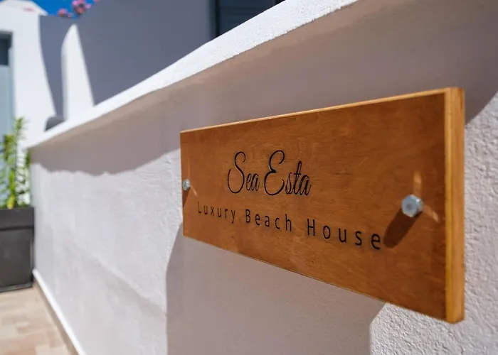 Santorini Aparthotel 4*