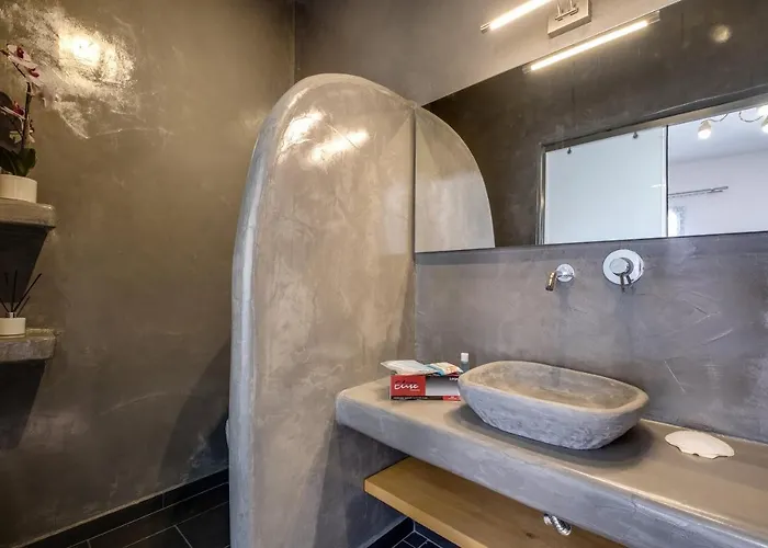 Santorini Aparthotel 4*