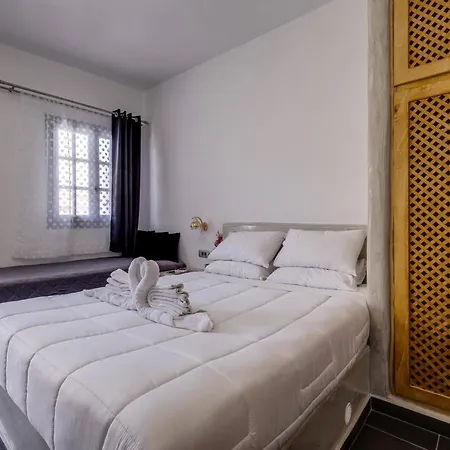 Santorini Aparthotel