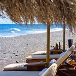 Santorini 4*